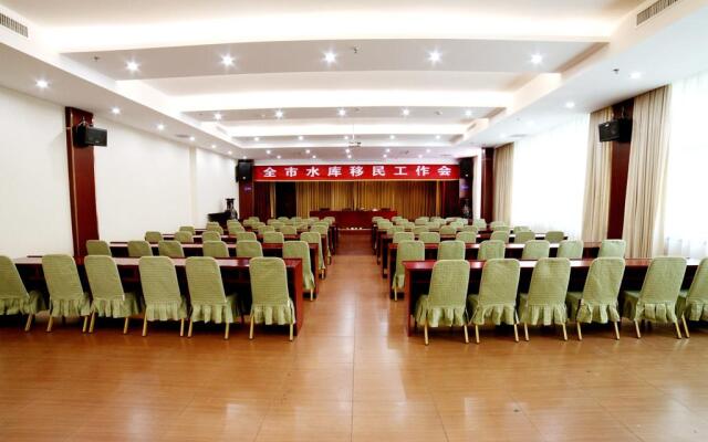 Thank Inn Chain Hotel Shanxi Ankang Xunyang Kuanghuayuan