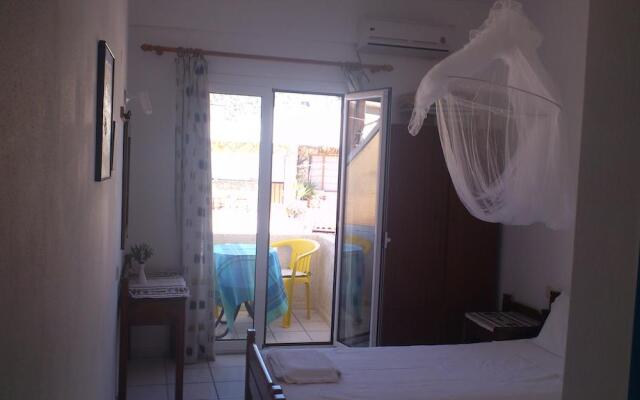 Standard big Room Apartment in Blue Aegean With Shared Pool, Kitchen and Ac