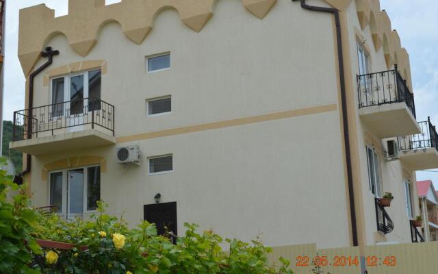 Chetyre Lilii Guest House