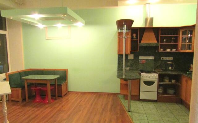 Apt Oktyabrskiy Prospekt D. 12