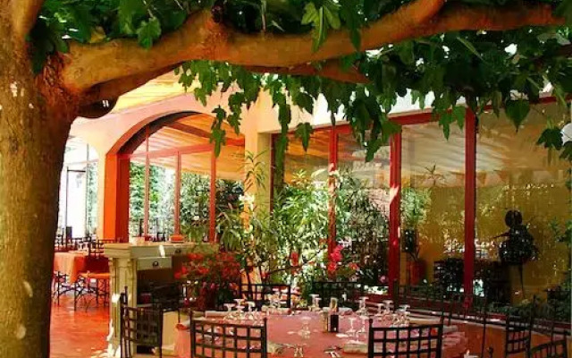 Hotel Les Mazets Des Roches