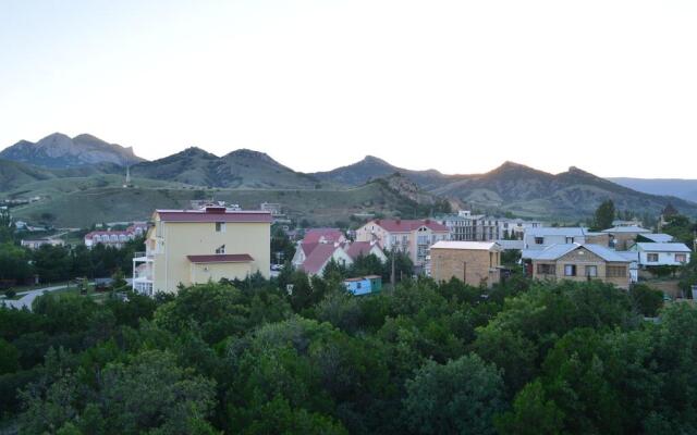 Iskander Hotel