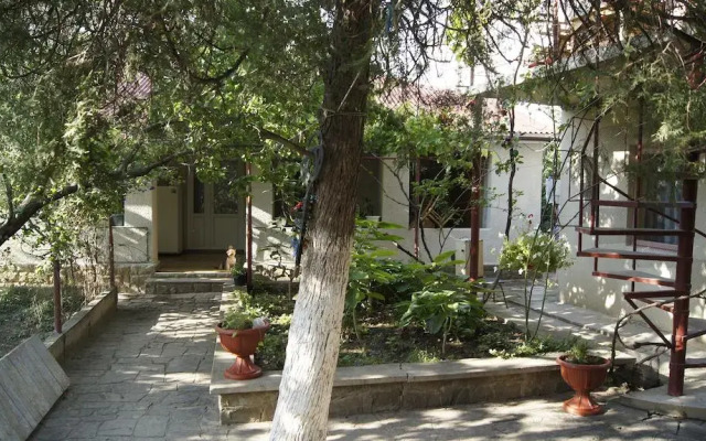 Admiral Bin-Bou Hotel