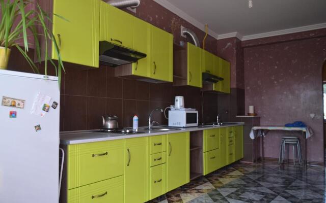 Zemfira Guest House
