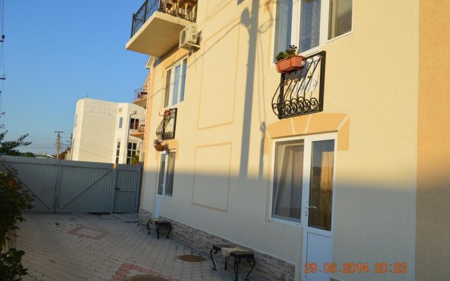 Chetyre Lilii Guest House
