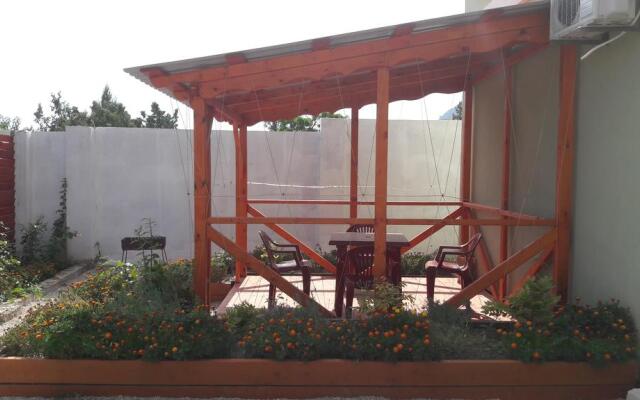 Iskander Hotel