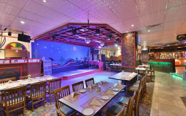 Grand Astoria Hotel