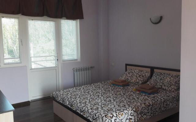 Iskander Hotel