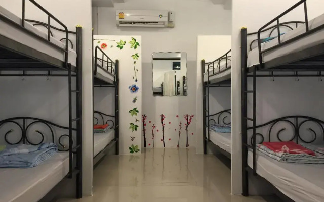 Nap At Phangan Hostel