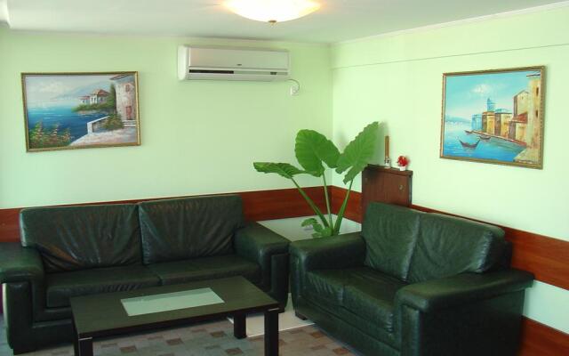 Troy Plaza Hotel