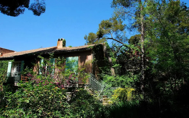 Hotel Les Mazets Des Roches