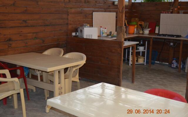Chetyre Lilii Guest House