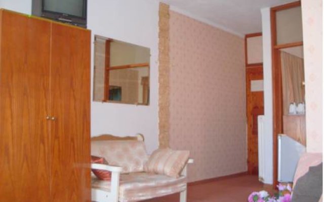 Faros Beach Mini-Hotel