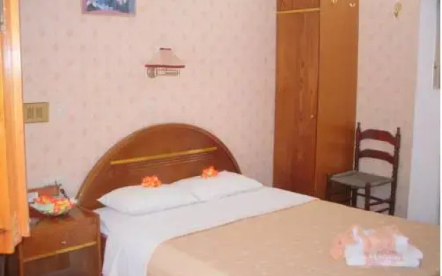 Faros Beach Hotel
