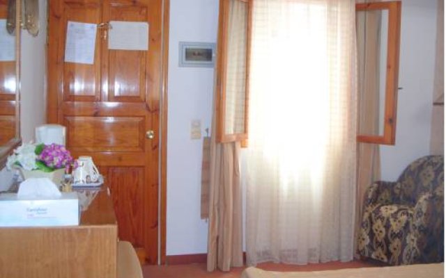 Faros Beach Mini-Hotel