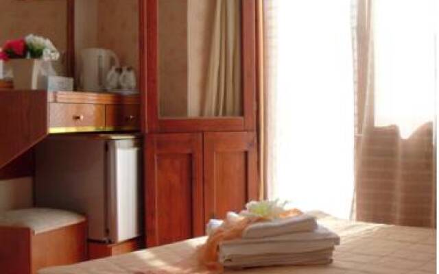 Faros Beach Hotel