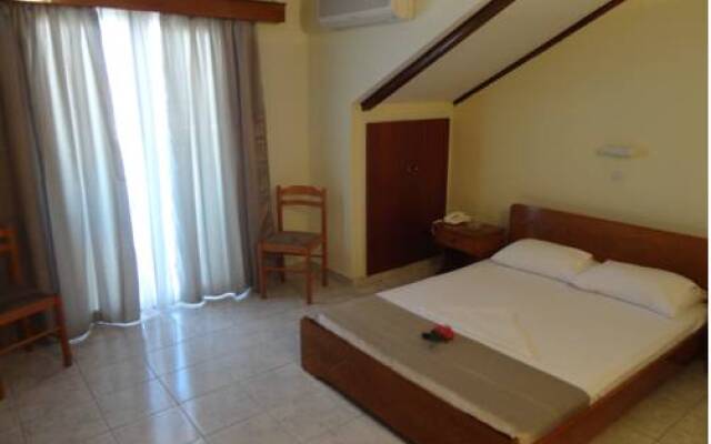 Montes Studios & Apartments