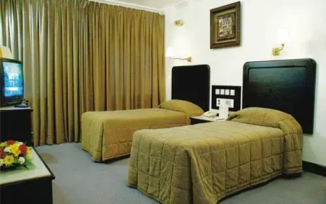 Grand Astoria Hotel