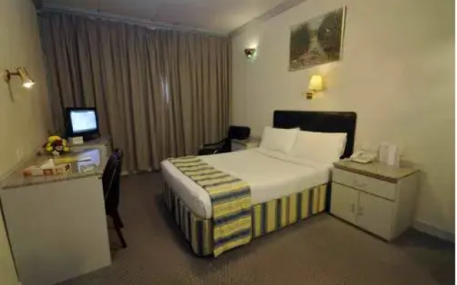 Grand Astoria Hotel