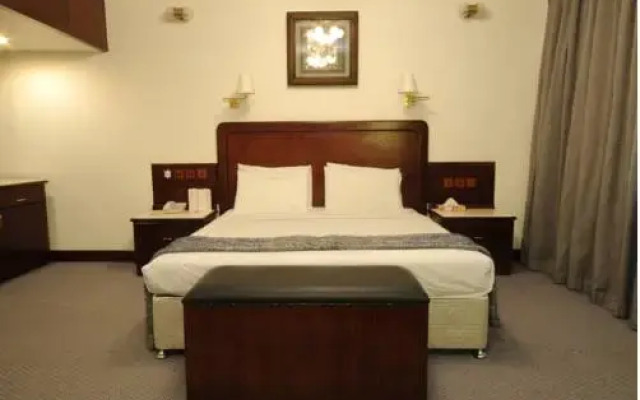 Grand Astoria Hotel