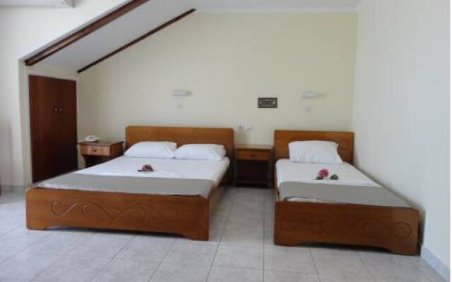 Montes Studios & Apartments