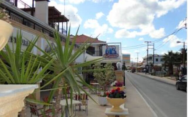 Montes Studios & Apartments