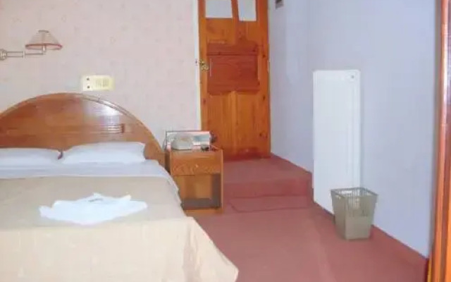 Faros Beach Hotel
