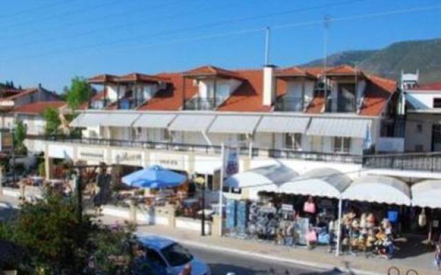 Montes Studios & Apartments