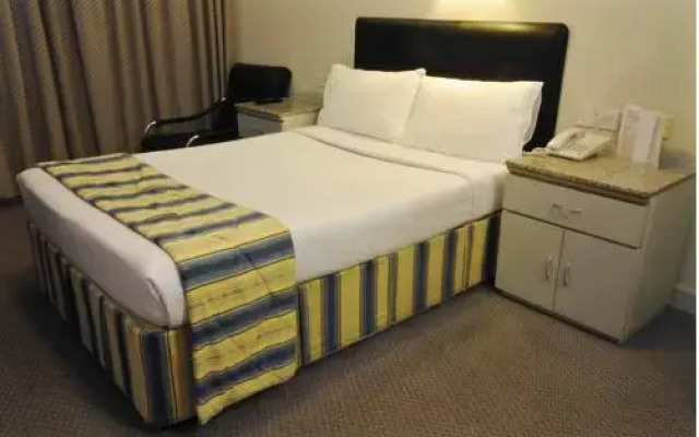 Grand Astoria Hotel