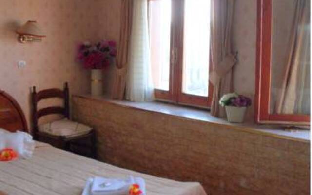 Faros Beach Hotel