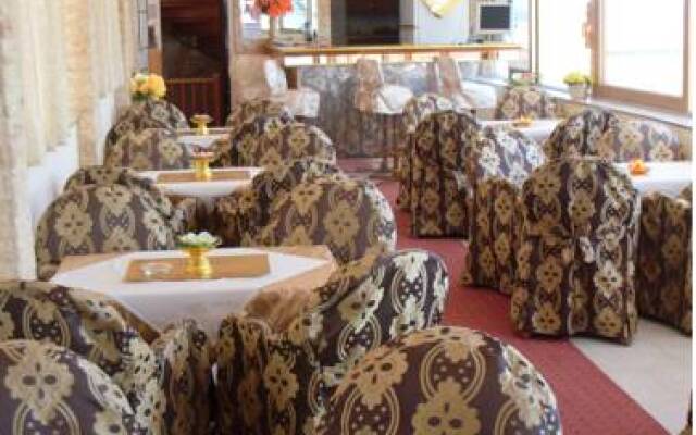 Faros Beach Hotel