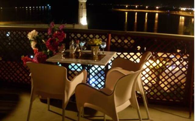 Faros Beach Hotel