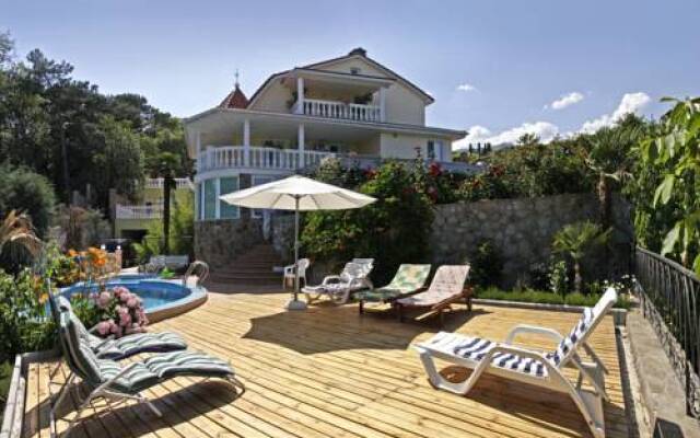 Snegiri Guest House