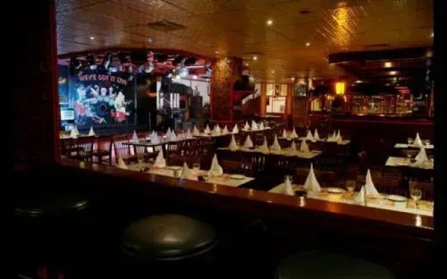 Grand Astoria Hotel