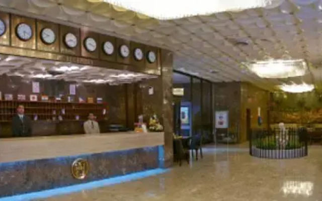 Grand Astoria Hotel