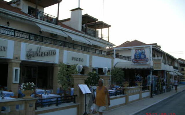 Montes Studios & Apartments
