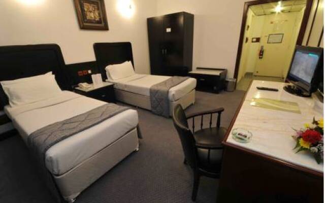 Grand Astoria Hotel