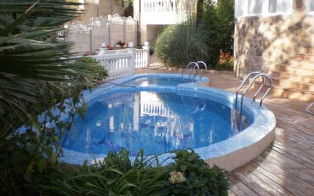 Snegiri Guest House