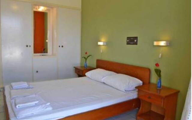 Montes Studios & Apartments