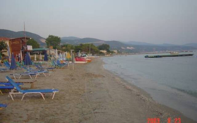 Montes Studios & Apartments