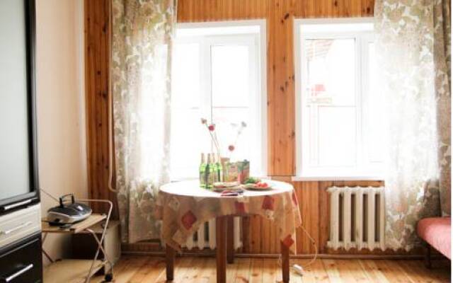Uyut Guest House
