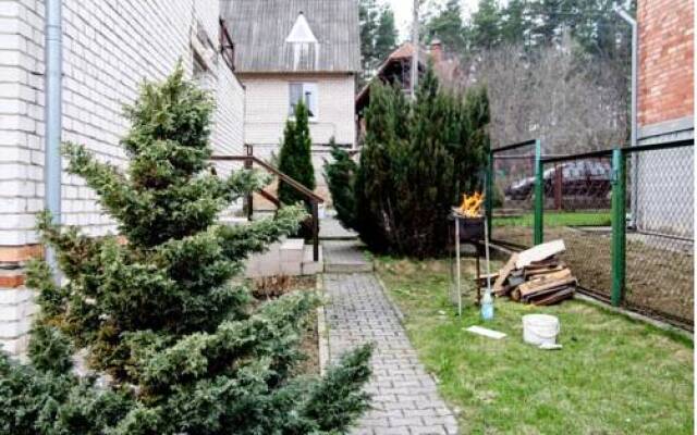 Uyut Guest House