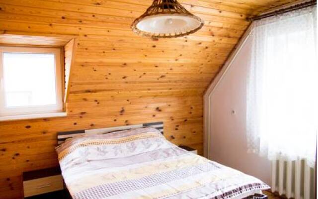 Uyut Guest House