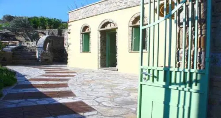 Villa Tripotamos
