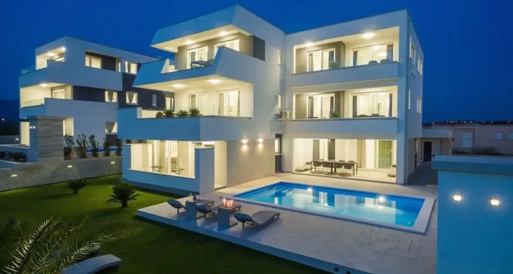 Apartments & Rooms Pool Villas Maris