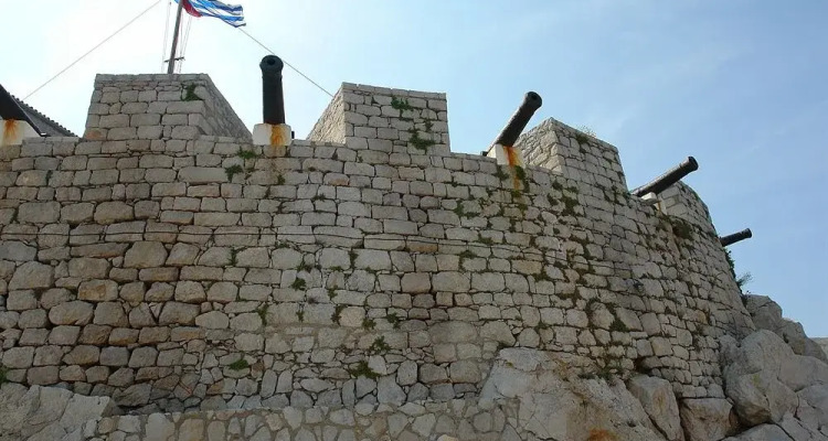 Portadelmare Deluxe Suites