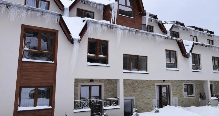 Sky Cabin Apartments