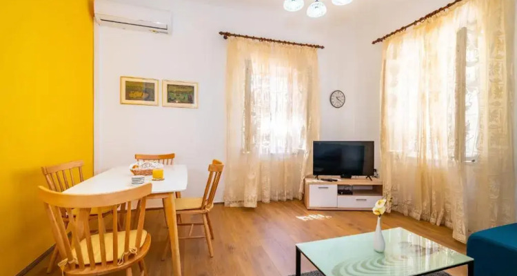 History Apartments Center