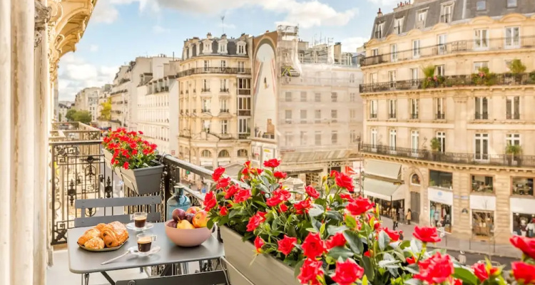 Luxury 3 Bedroom 3 Bathroom In Heritage Building Ac Louvre
