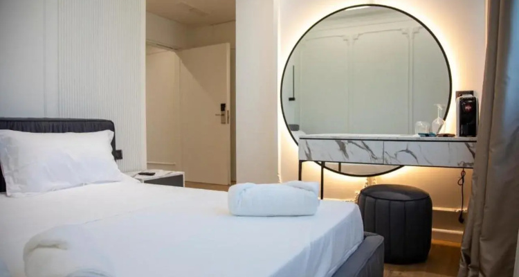 Hotel Adore